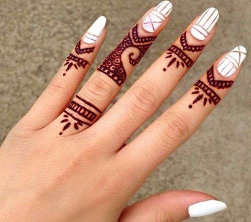 Fingertip Henna 3