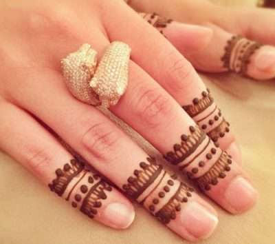 Fingertip Henna 5