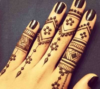 Fingertip Henna 7