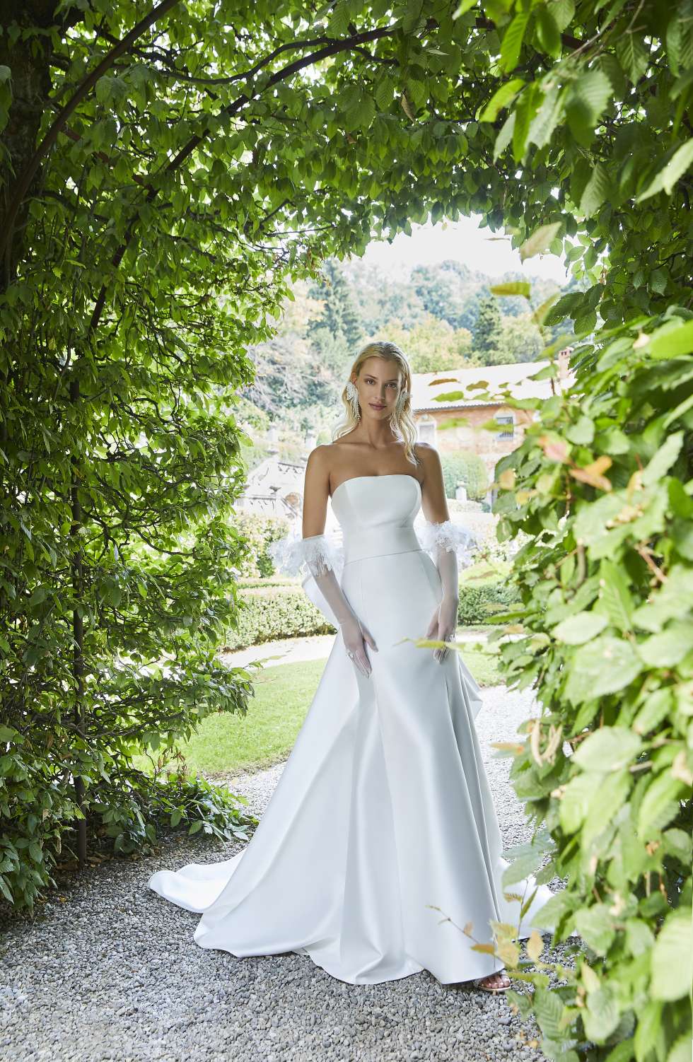 The 2021 Wedding Dresses by Elisabetta Polignano - Libellula