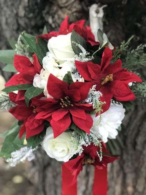 Wonderful Christmas Inspired Wedding Bouquets