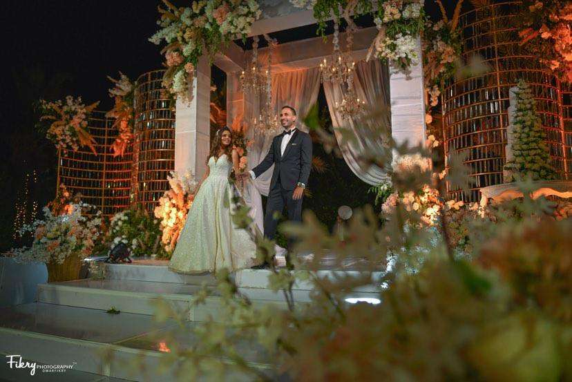 حفل زفاف من وحي بريق الكريستال في الإسكندرية