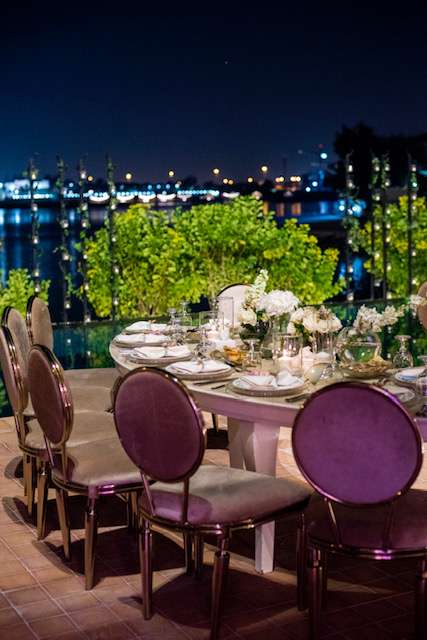 حفل زفاف حميمي في الهواء الطلق في قطر
