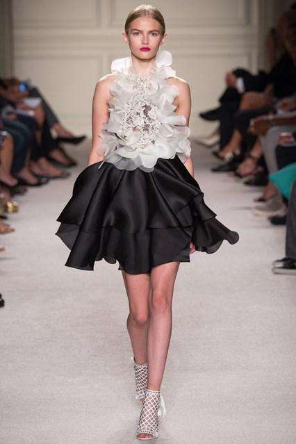 Your Engagement Dress Inspired By Marchesa's 2016 Collection at New York Fashion Week Your Engagement Dress Inspired By Marchesa's 2016 Collection at New York Fashion Week