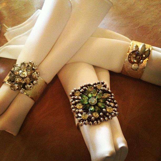 Pretty Napkin Rings to Suit Every Wedding Style