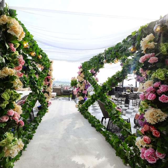 حفل زفاف أنيق في الهواء الطلق في قطر