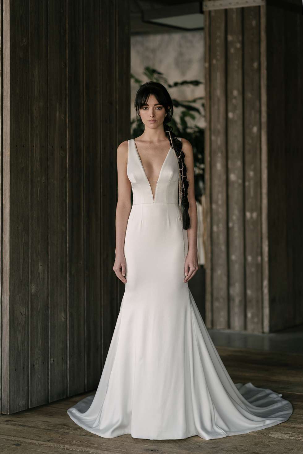 Stunning 2019 Wedding Dresses with Plunging Necklines