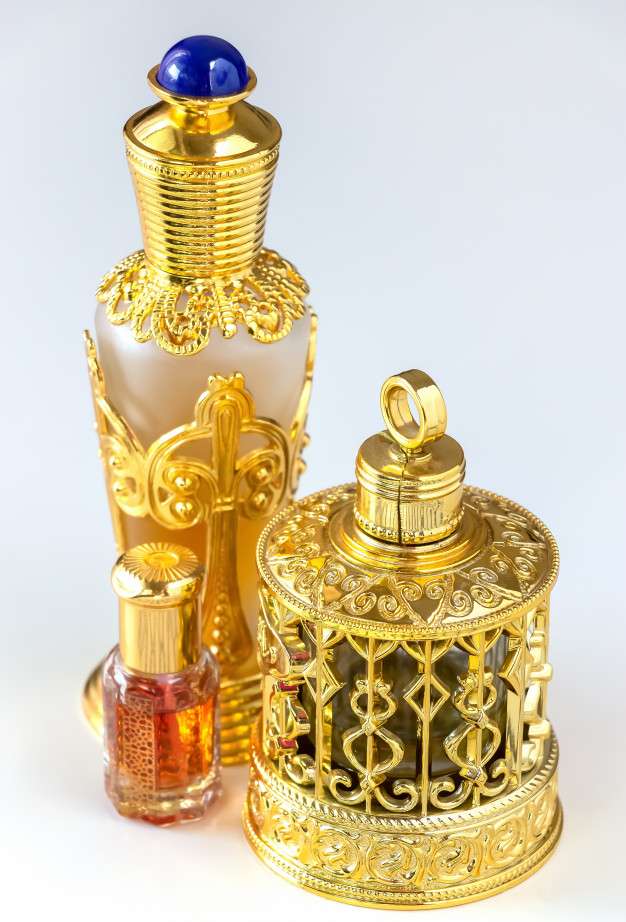 Unique Wedding Favor Ideas: Traditional Oud and Perfume Bottles