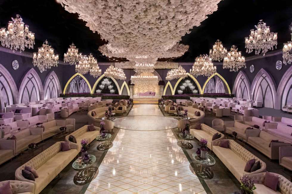 حفل زفاف فخم بعنوان "أناقة العصور الوسطى" في الرياض