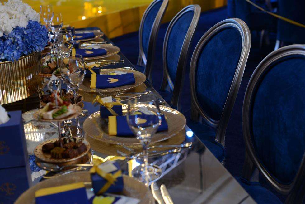 حفلات زفاف عربية باللون الأزرق الكلاسيكي
