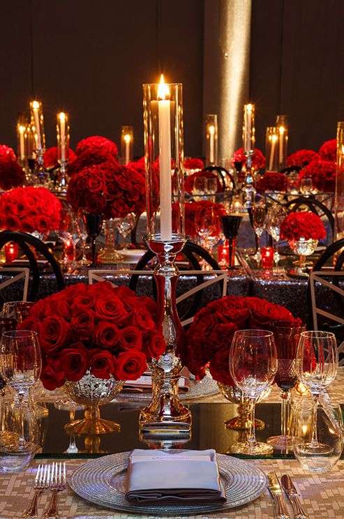 الورد الأحمر الرومانسي لحفل زفاف أنيق 