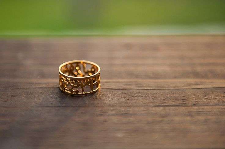 أفكار حول ما تحفرانه على خاتم الزواج