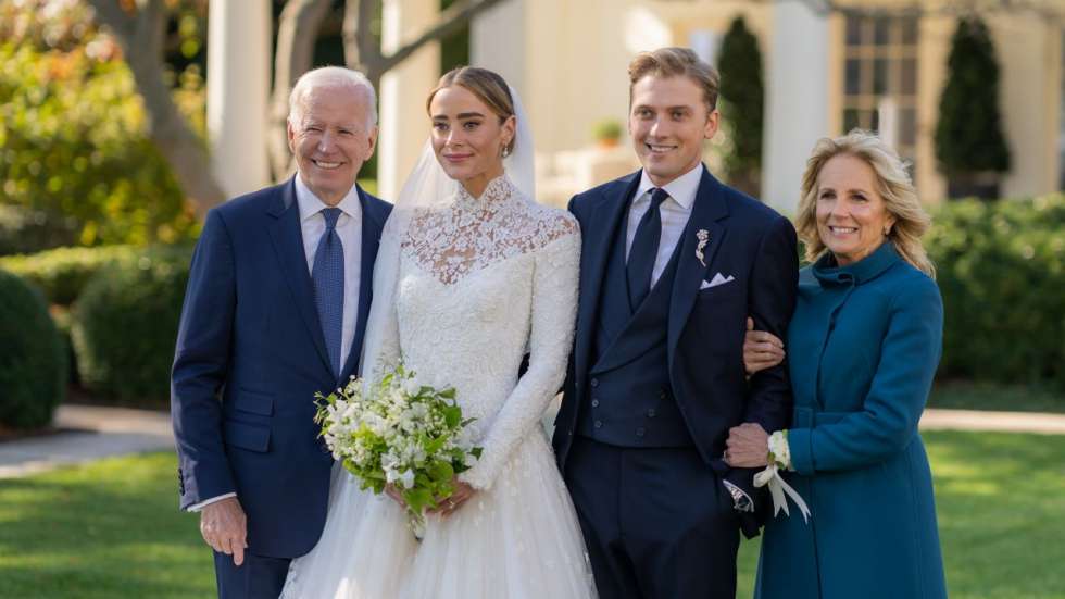 Biden’s Granddaughter Naomi Marries in White House Wedding