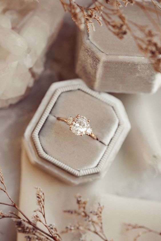 6 Ways To Make Your Wedding Ring Unique