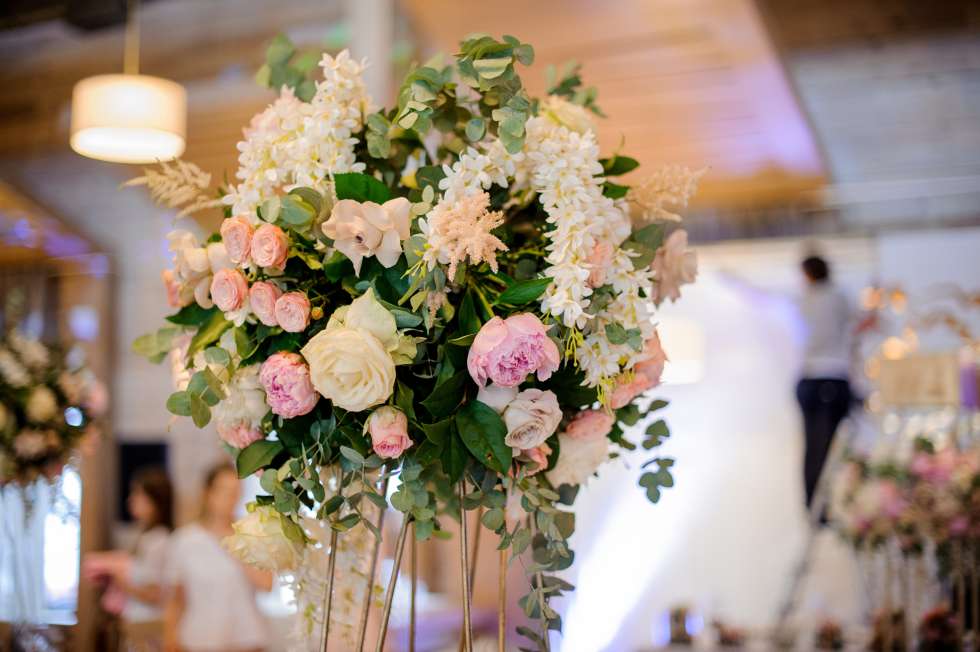 On-Time And Beautiful: The Importance of Reliable Flower Delivery for Weddings
