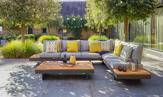 3 Easy Steps to Installing Outdoor Furniture