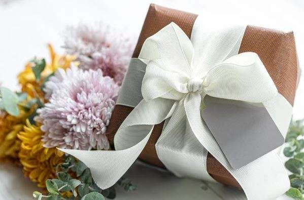 Beautiful and Affordable Gifts Every Bride and Groom Will Cherish