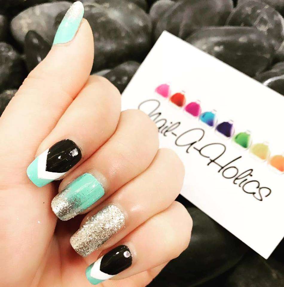 Nailaholics Beauty