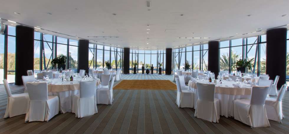 Holiday Inn Abu Dhabi Holiday Inn Abu Dhabi