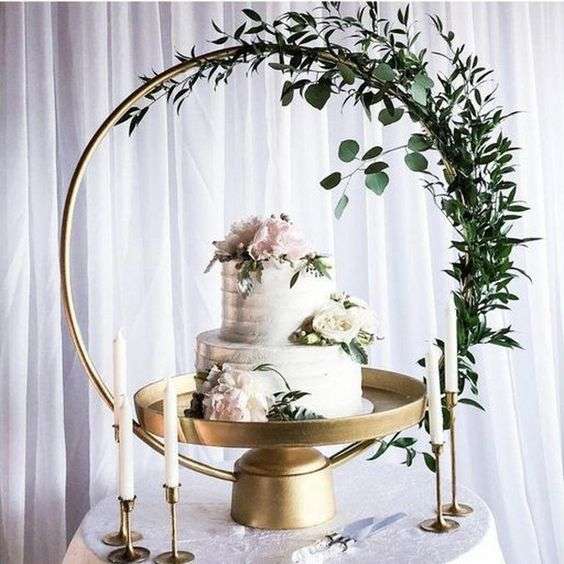 wedding cake stand