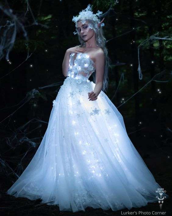 فستان الزفاف بإضاءة LED