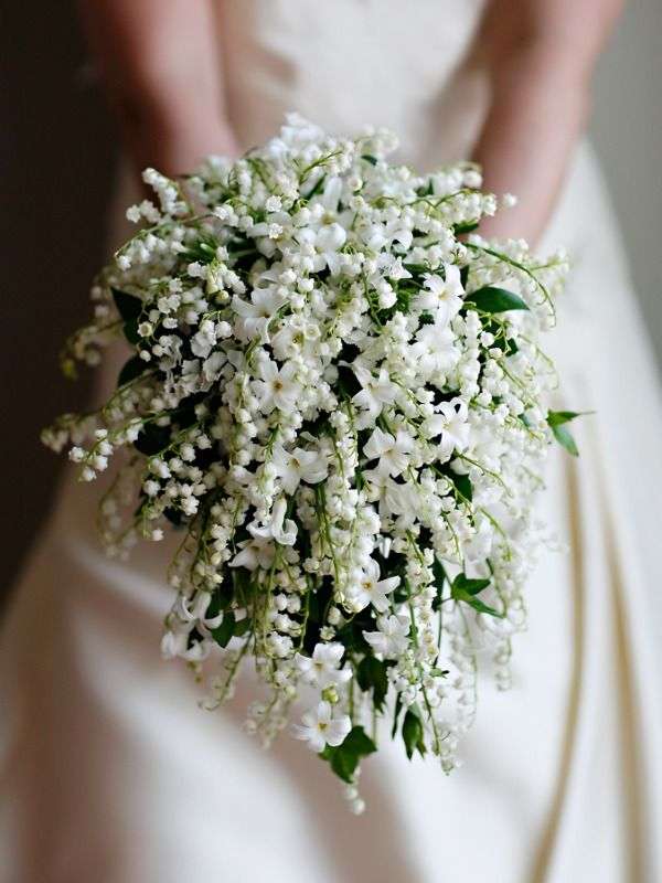 مسكة عروس من أزهار زنبق الوادي