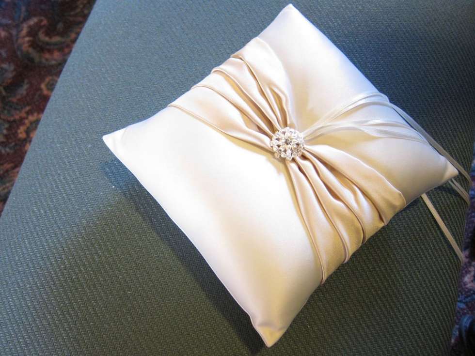 DIY Ring Pillowcase