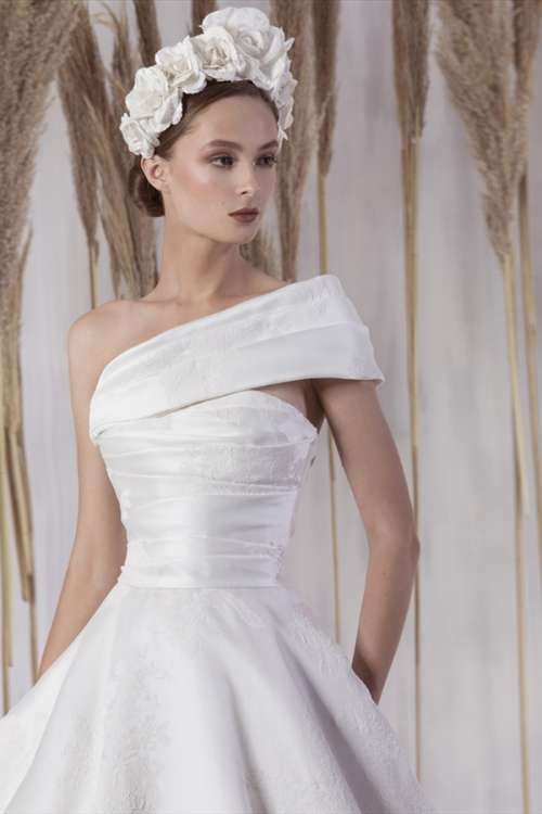 Simple Wedding Dresses for 2021 | Arabia Weddings