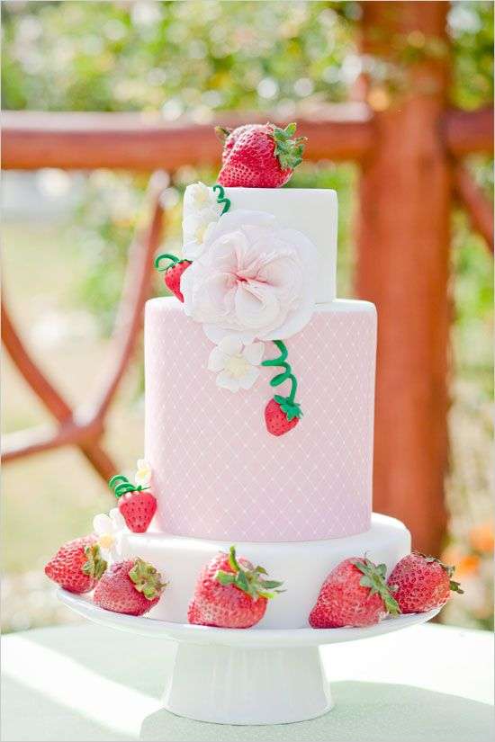 Red Wedding Cake 2
