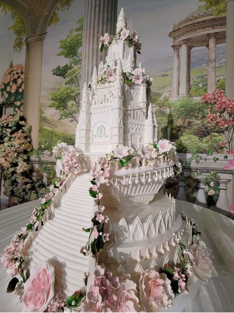 Floral wedding cakes