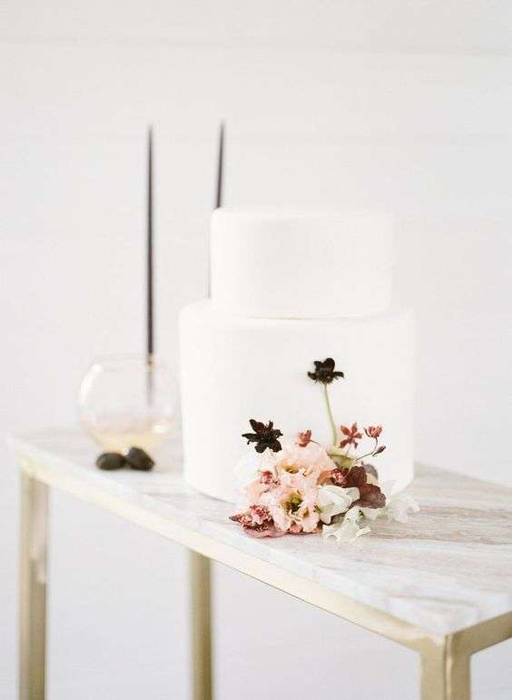 Simple Bridal Shower Cakes 1