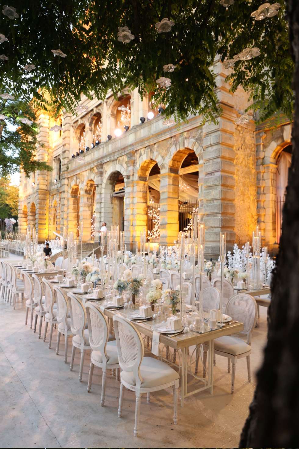 حفل زفاف أثيري ساحر في بيروت