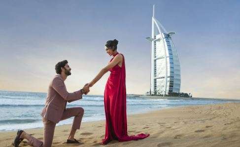 طلب زواج على شاطئ دبي