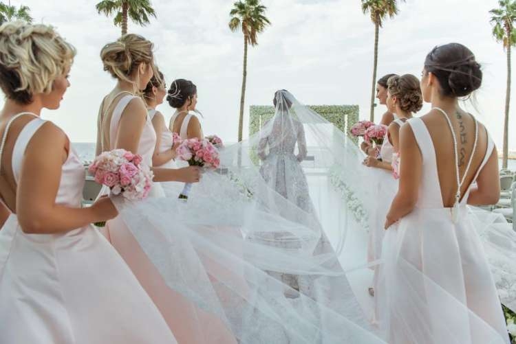 فساتين وصيفات العروس فساتين وصيفات العروس