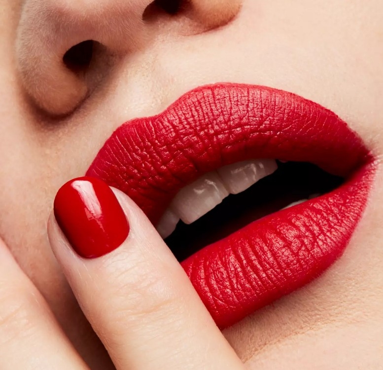 MAC Retro Matte Lipstick in “Ruby Woo“