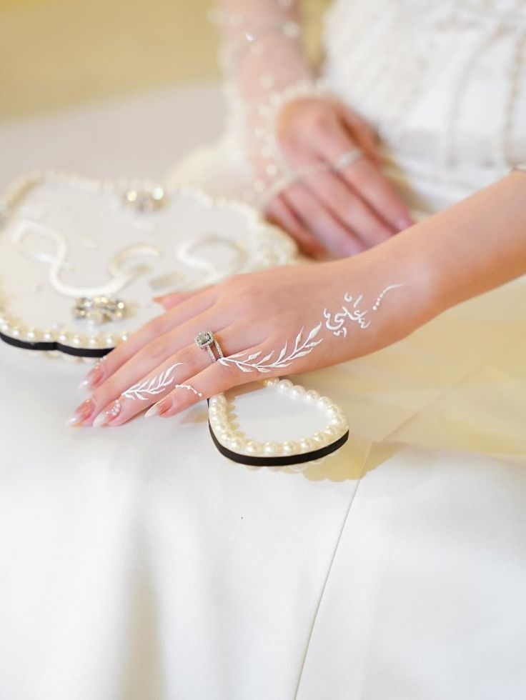 ألوان الحناء البسيطة