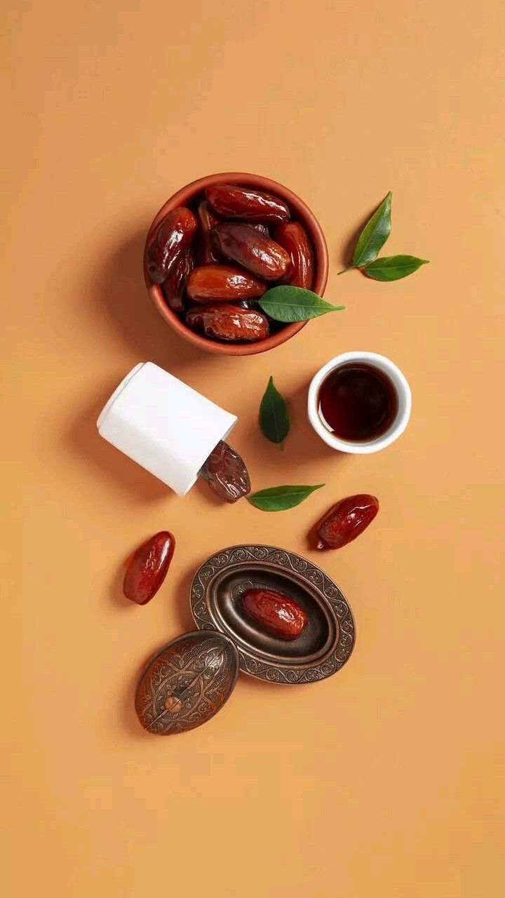 Dates### The Benefits of Dates in Ramadan for Your Beauty Dates, one of the most popular types of dried fruits, have been known for centuries for their many health benefits. Following the Sunnah of the Prophet Muhammad (peace be upon him), Muslims are encouraged to break their fast with a date after a long day of fasting during the holy month of Ramadan. Dates offer numerous benefits, especially for women, as they are ideal for maintaining healthy skin, hair, and nails. They are rich in natural sugars, carbohydrates, dietary fiber, vitamins B1, B2, B3, B5, C, and A, as well as potassium and magnesium. This makes them one of the best foods to consume after fasting for long hours, helping to restore the body’s energy levels in a healthy way and reduce fatigue, headaches, and low blood sugar. You can also use dates to help fight signs of aging by applying them as a paste on your face and benefiting from their beauty-boosting properties during Ramadan. --- ### Maintain Your Health by Eating Dates Although d Dates### The Benefits of Dates in Ramadan for Your Beauty Dates, one of the most popular types of dried fruits, have been known for centuries for their many health benefits. Following the Sunnah of the Prophet Muhammad (peace be upon him), Muslims are encouraged to break their fast with a date after a long day of fasting during the holy month of Ramadan. Dates offer numerous benefits, especially for women, as they are ideal for maintaining healthy skin, hair, and nails. They are rich in natural sugars,...