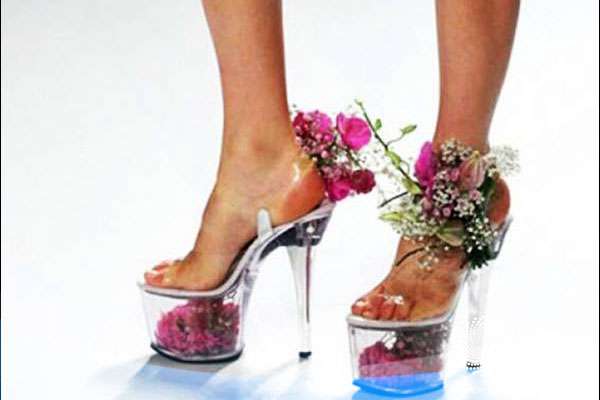 10 Strange Wedding Shoes