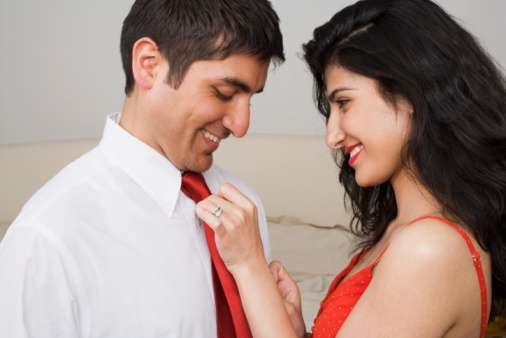 كيف تكسبين قلب زوجك من جديد بعد أن فقد حبه لك؟ كيف تكسبين قلب زوجك من جديد بعد أن فقد حبه لك؟