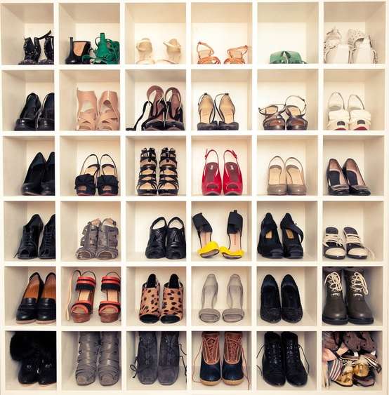 10 أنواع من الأحذية يجب توفرها في خزانتك!