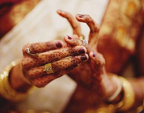 بعض تقاليد الحناء للعروس من حول العالم
