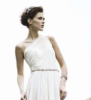 A Grecian Bridal Look for Your Wedding