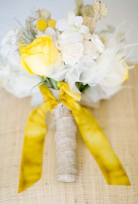 10 Wedding Bouquet Ideas for Creative Wrappings