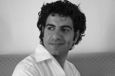 مقابلة مع مصمم الأزياء الفلسطيني جمال تسلق