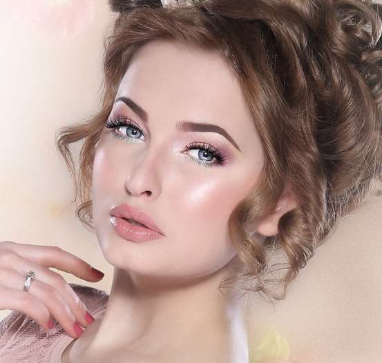 The Best Khaliji Makeup Look for Brides by Warda Al Sowimel