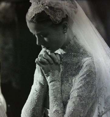 Your Bridal Fashion Inspiration: Grace Kelly 