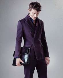 صرعة أزياء العريس: درجات اللون البنفسجي