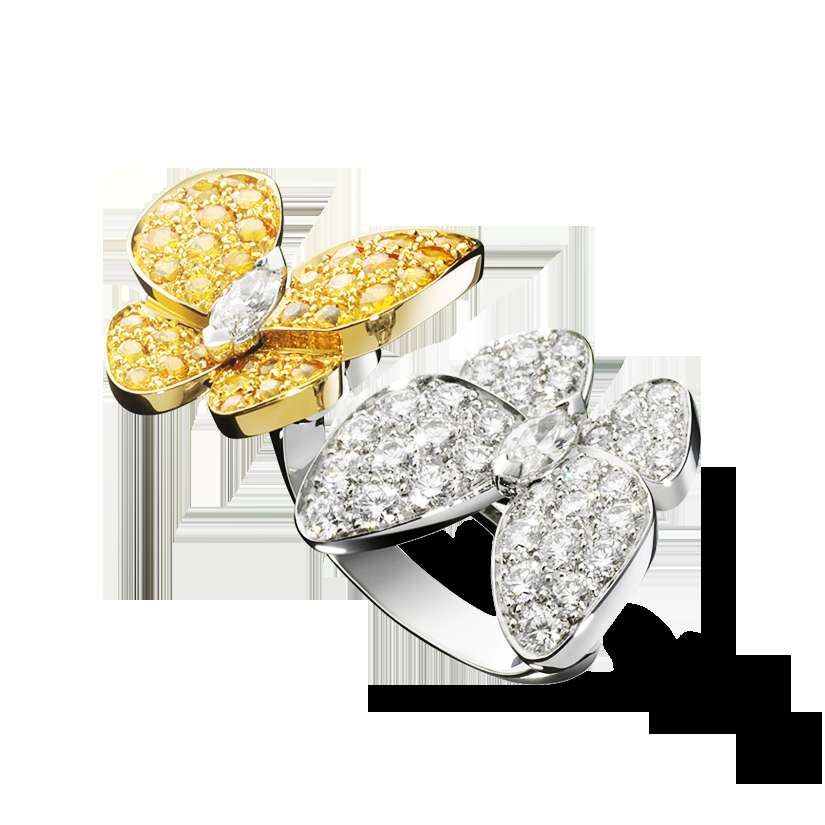 Bridal Jewelry Trend: Between The Fingers Rings