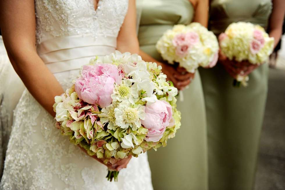 نصائح الخبراء حول أزهار حفل الزفاف