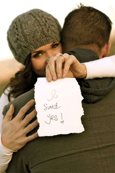The Right Ways to Announce Your Engagement